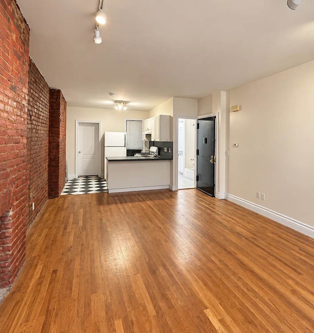 1 bed, 900 sqft, $2,195 — Photo 2