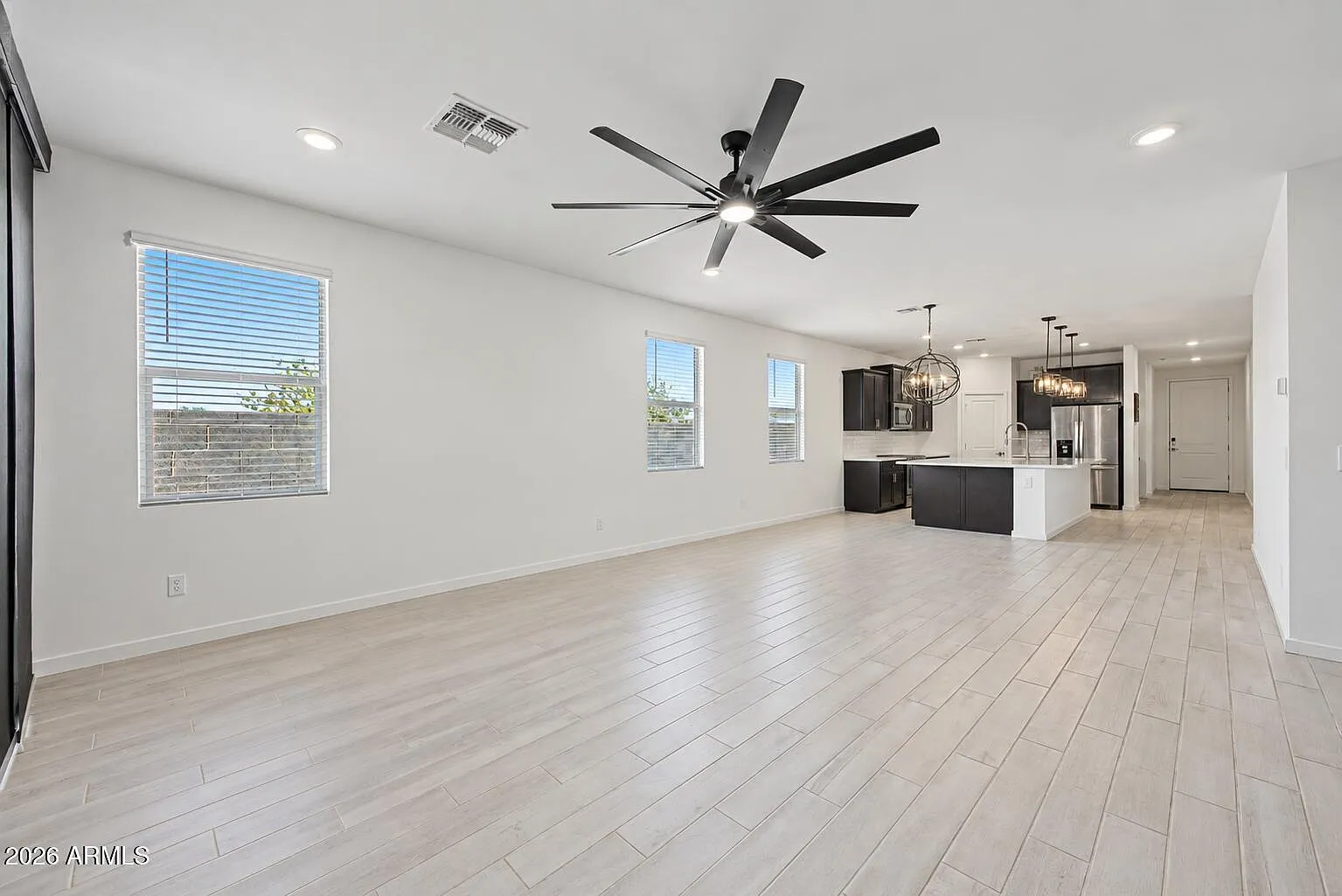 4 bed, 3.0 bath, 2049 sqft, $2,400 — Photo 3
