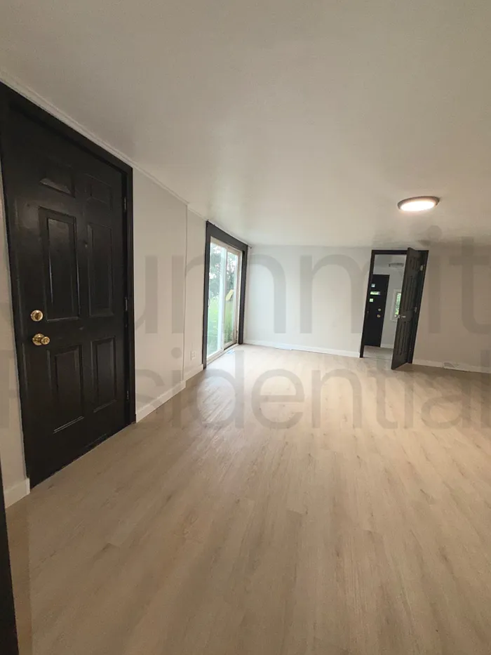 3 bed, 1.5 bath, 1220 sqft, $1,395 — Photo 3