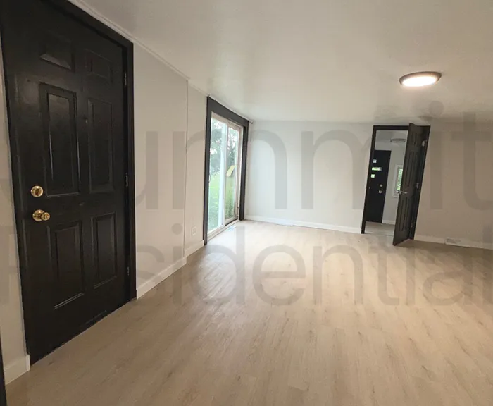 32 Market St — Photo 3