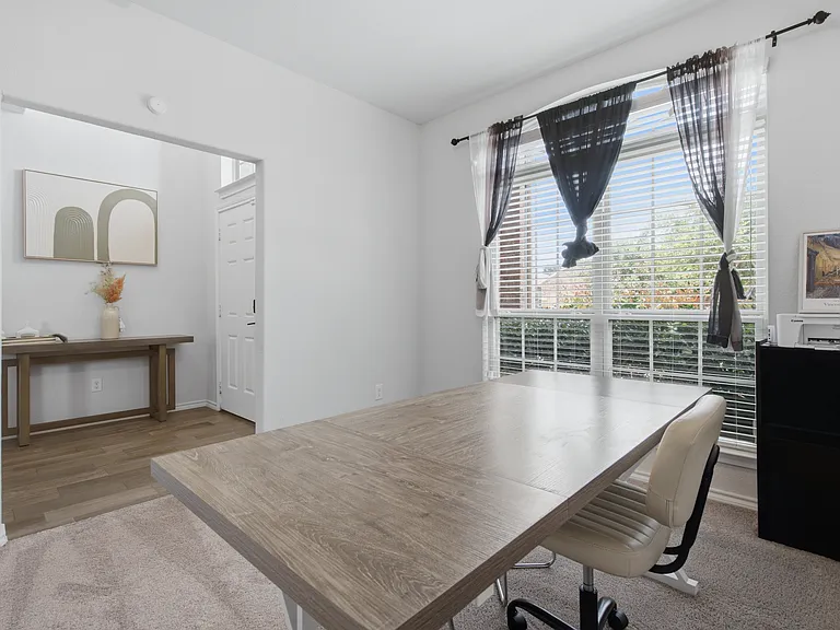 313 Sky Meadow Ln — Photo 5