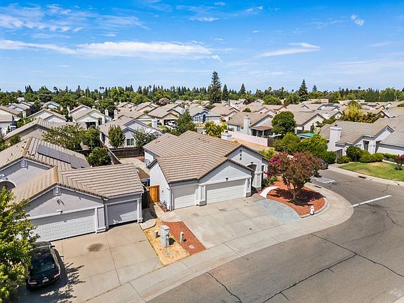 3rd image of 4408 Hedge Ave