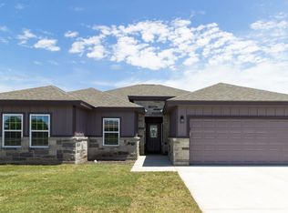 105 Lost Pines Ln, Marion, TX 78124