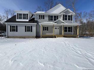 13 Schoolhouse Rd, Middletown, NY 10940