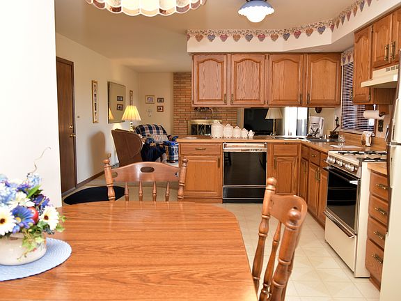 5th image of 2918 Carriage Ln