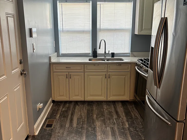 3700 S Michigan Ave #1 — Photo 4