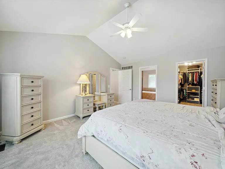 4976 Saddle Brook Ct — Photo 26
