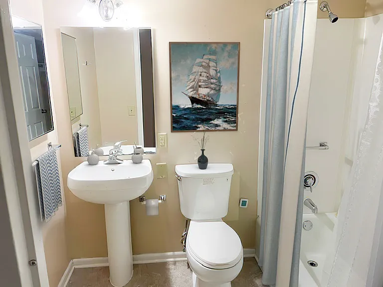 Christopher Towers Senior Apartments - 62 & Older — Photo 16