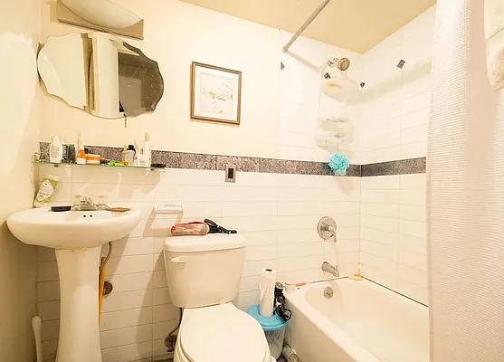 Rented by Brickview NYC Realty NYV LLC | media 7