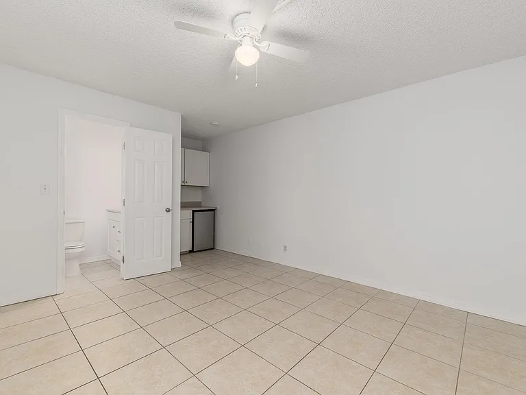 2121 NE Park St #1A — Photo 5