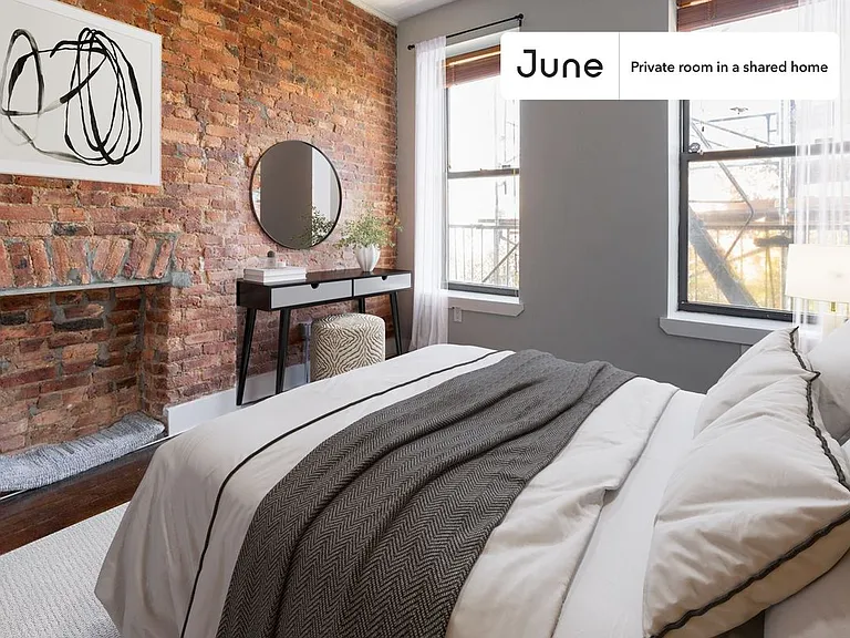 1131 Broadway #C — Photo 1