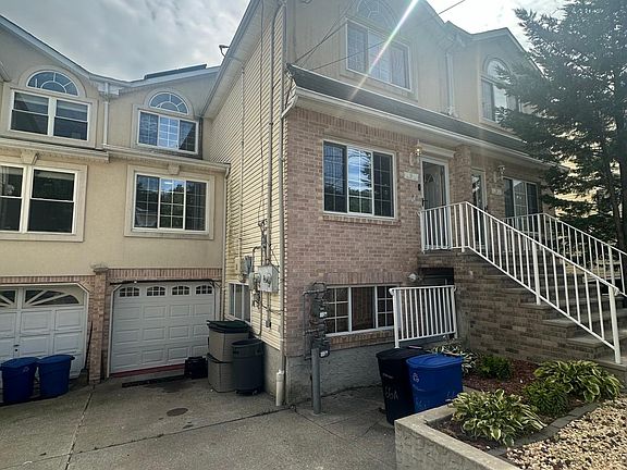 3rd image of 66 Pheasant Ln #1