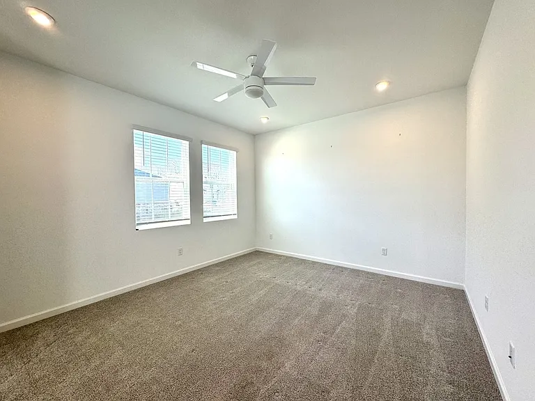 1025 Spring Palms Loop — Photo 10