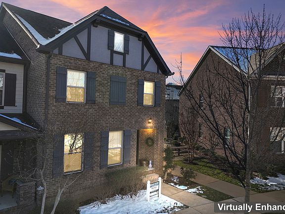 3rd image of 531 Vintage Green Ln