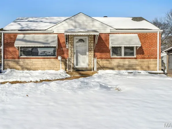 8015 Parkwood Dr, Saint Louis, MO 63123