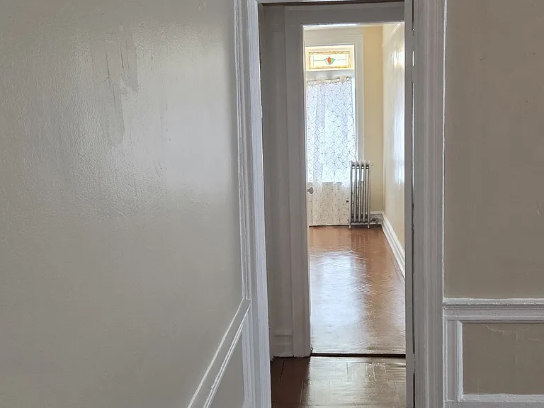 bedroom 2 entrance