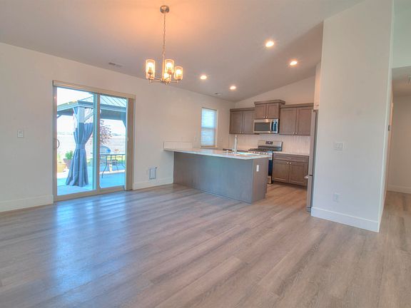 5th image of 10718 Chinook Dr