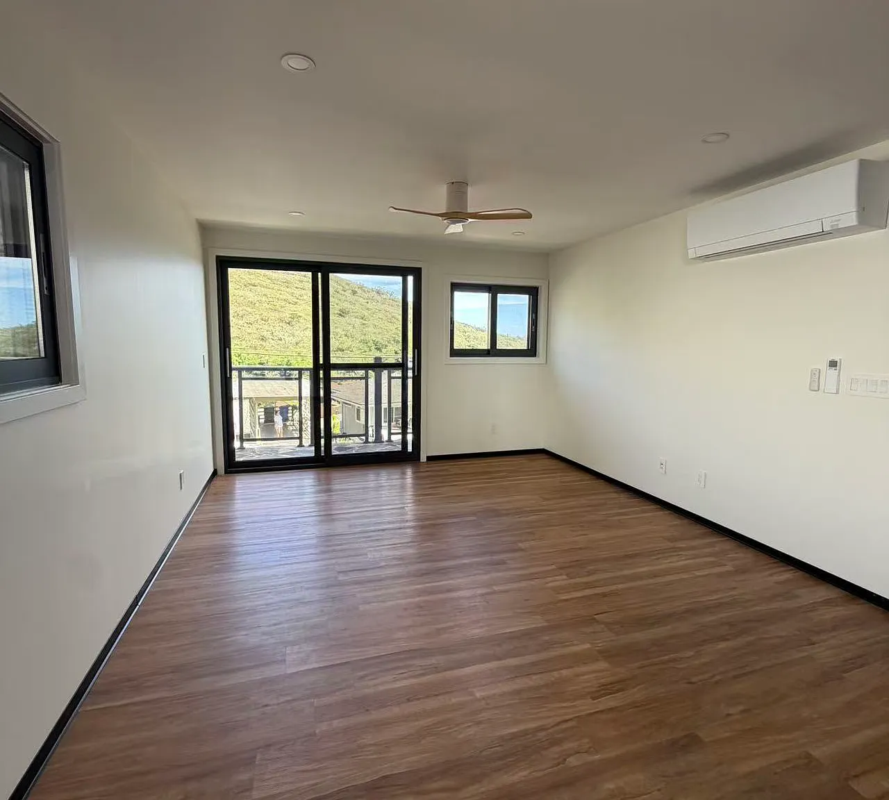 2 bed, 800 sqft, $3,200 — Photo 2