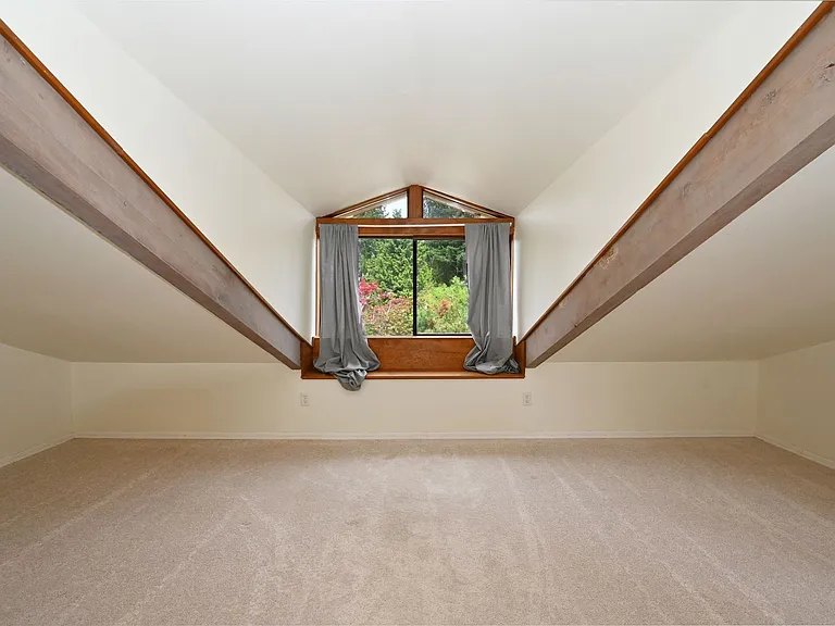 18307 NE 19th Pl — Photo 29
