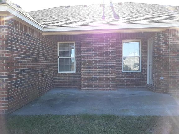 3rd image of 2408 Pheasant Dr
