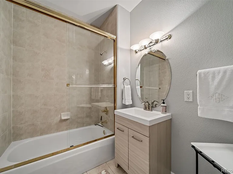 257 S Jackson St #A — Photo 32