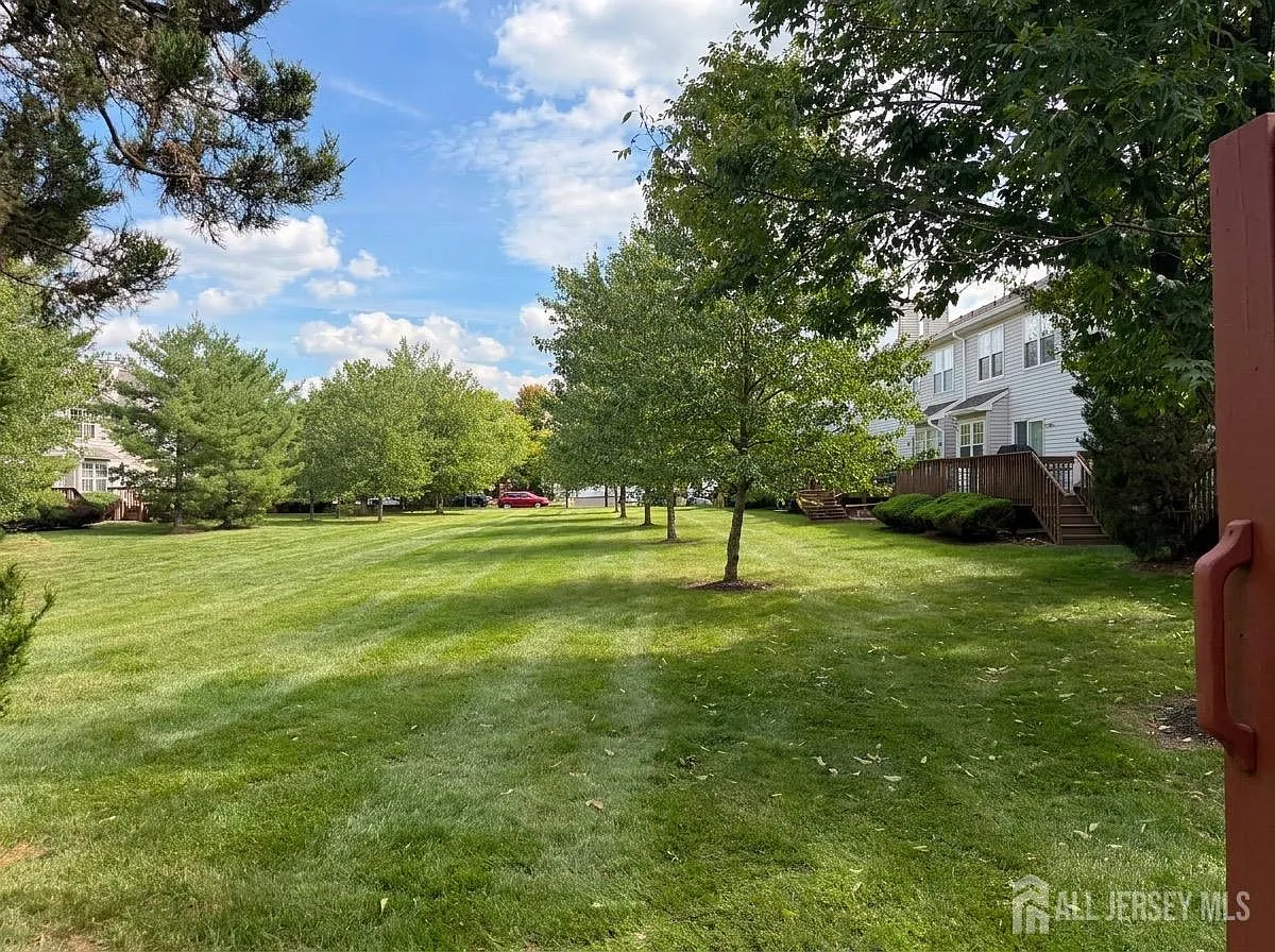 3 bed, 3.0 bath, 1488 sqft, $3,500 — Photo 2