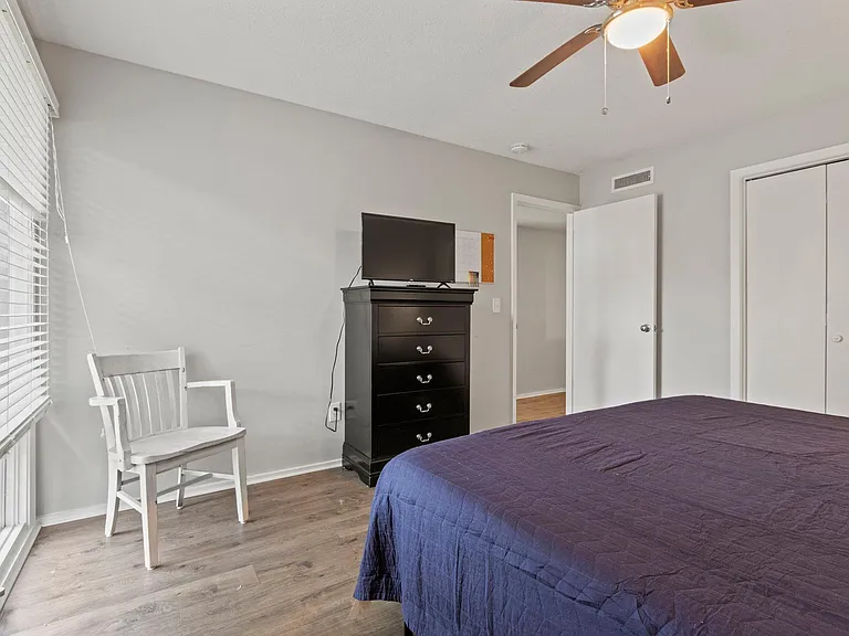 311 W Earle St #34B — Photo 38