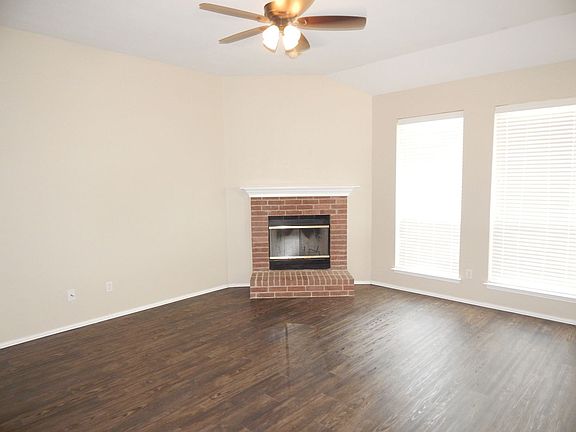 5th image of 202 Ash Dr