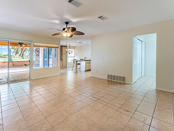4th image of 1158 N Abrego Dr