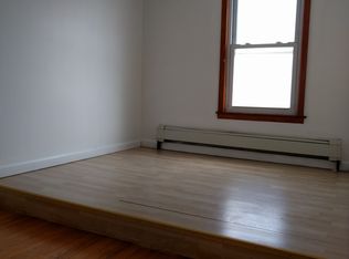 87 W Somerset St, Raritan, NJ 08869