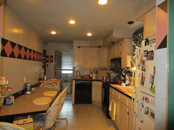 3rd image of 955 Nugent Ave