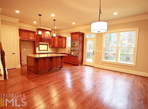 2nd image of 3142 Chestnut Woods Dr