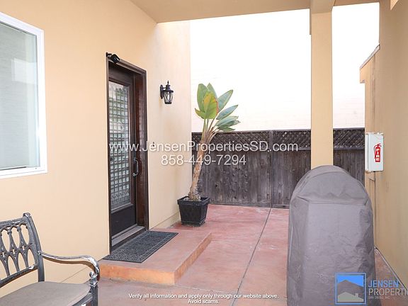 5th image of 5747 La Jolla Blvd