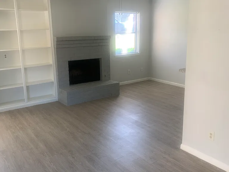 7825 Beauregard Cir #19-B — Photo 2