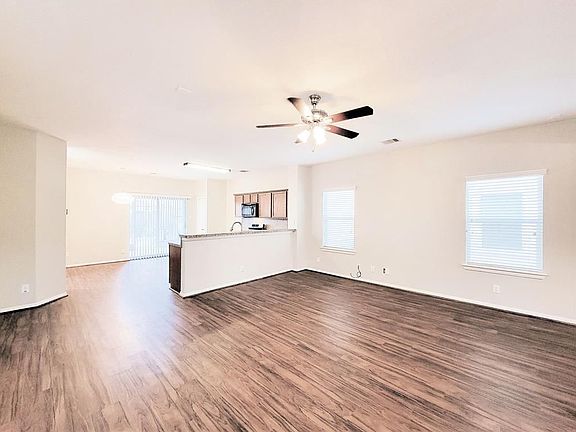 5th image of 10834 Harston Dr
