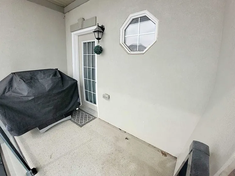 53 Ferndale Dr S #4 — Photo 16