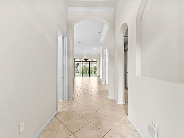 6823 Fabiano Cir — Photo 4