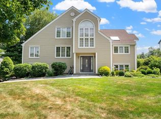 3380 Sunny Ct, Mohegan Lake, NY 10547