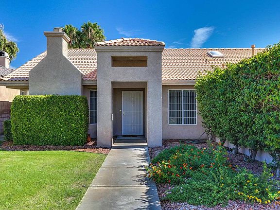 3rd image of 68464 Descanso Cir