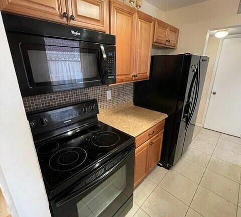 5th image of 25 Golfs Edge APT D