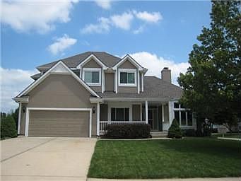 1st image of 421 SE Alexandria Dr
