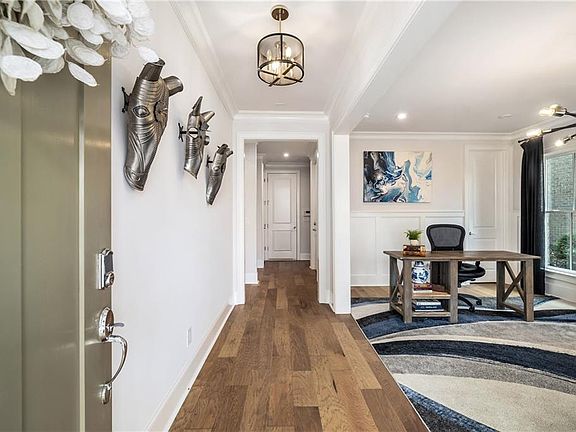 4th image of 2200 Cortland Rd