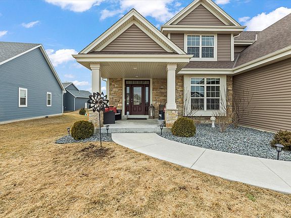 2nd image of 1340 Rosewood Ct