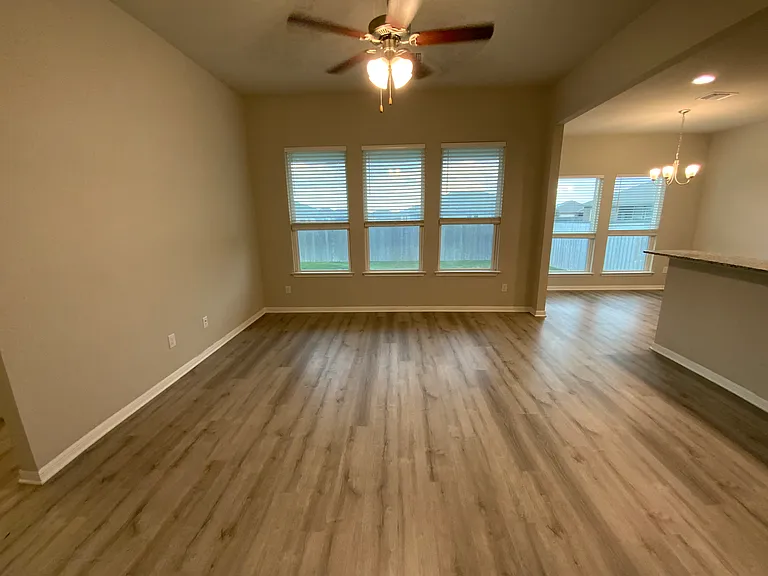 4721 Highmont Dr — Photo 4