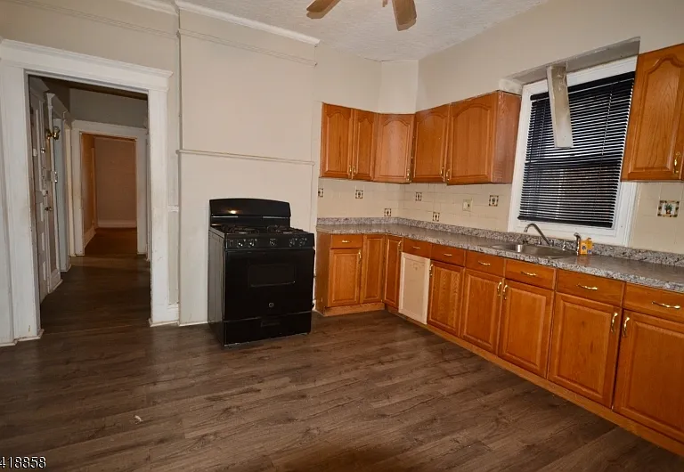 899 S 18th St #1 — Photo 17