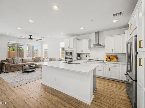 1876 S HUISH Drive, Gilbert, AZ 85295