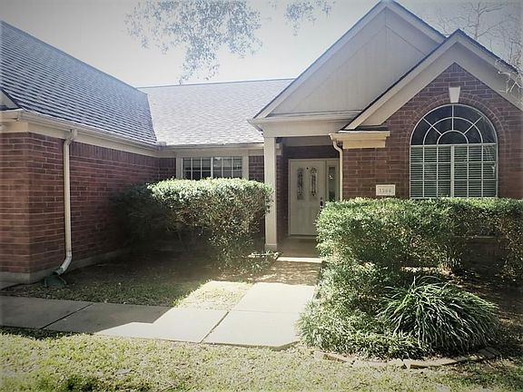 3rd image of 1306 Lamplight Trail Dr