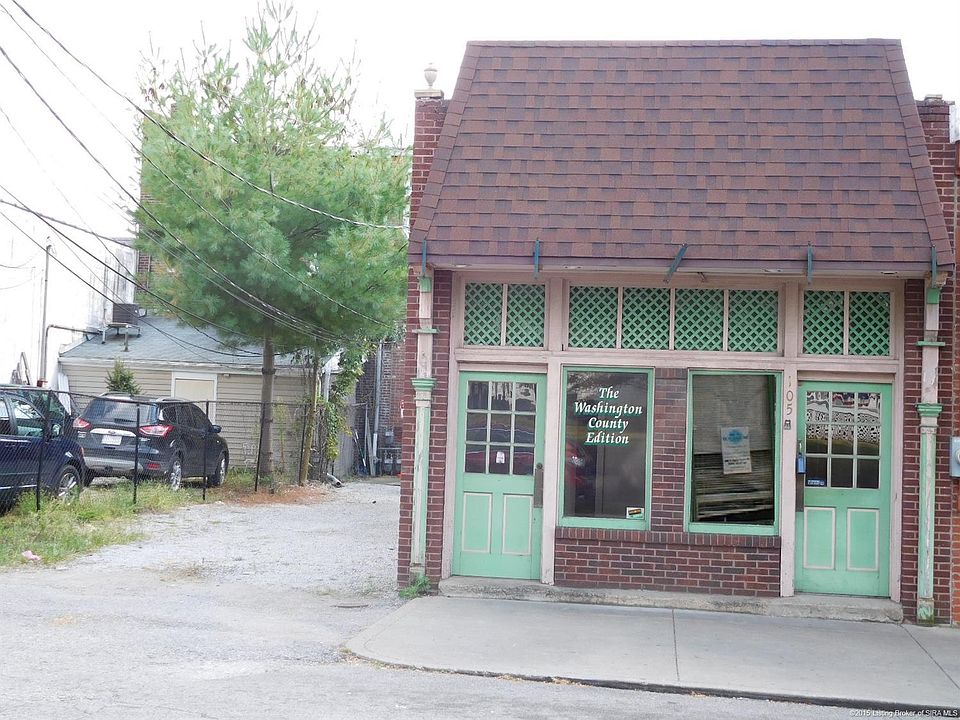 2nd image of 105 E Walnut St