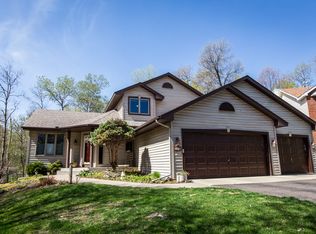 2494 Montana Cir E, Maplewood, MN 55119