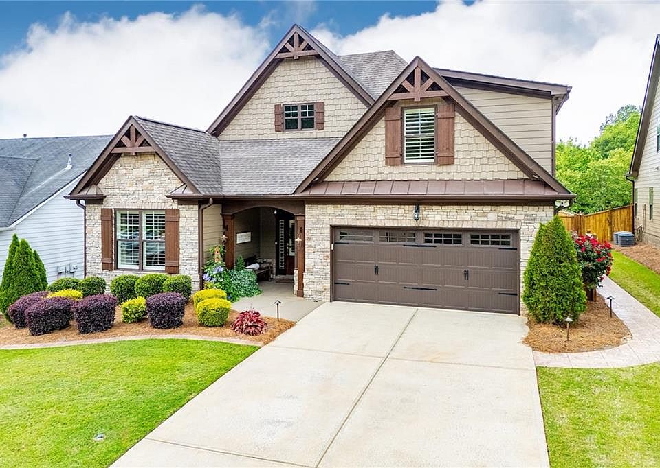 1st image of 216 Yorkshire Ln